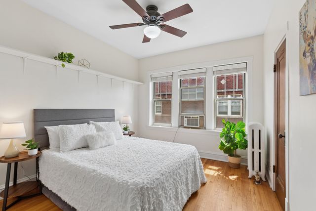 240 S Maple Avenue 3W, Oak Park, IL 60302