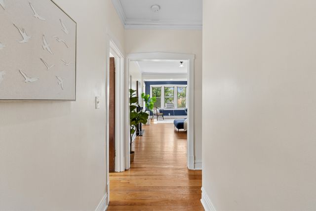 240 S Maple Avenue 3W, Oak Park, IL 60302