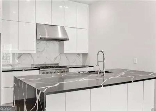 223 16th Street NW 8, Atlanta, GA 30363