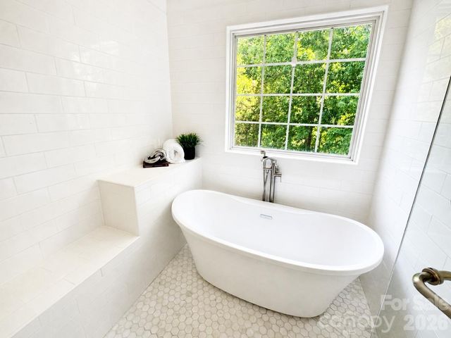 1675 Sanridge Wind Lane, Charlotte, NC 28262