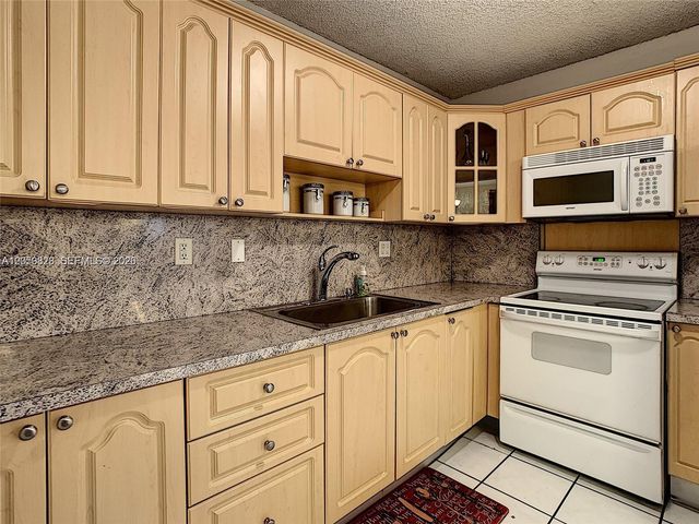 12830 SW 43rd Dr 163-B, Miami, FL 33175