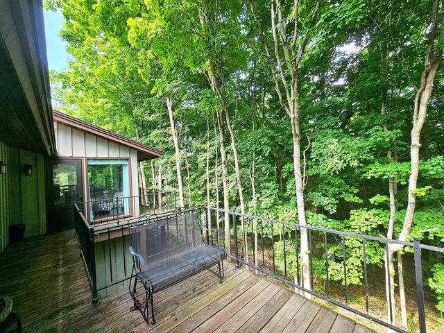E2672 Remington Drive, La Valle, WI 53941