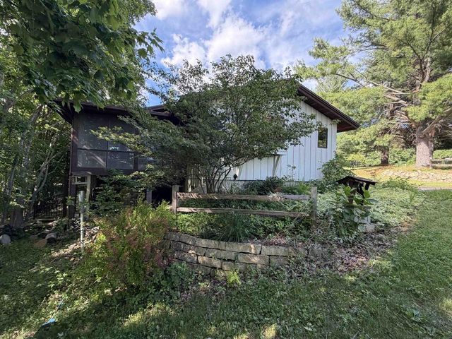 E2672 Remington Drive, La Valle, WI 53941
