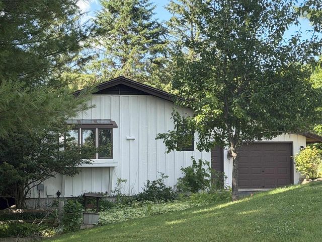 E2672 Remington Drive, La Valle, WI 53941