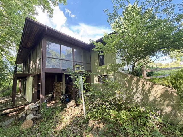 E2672 Remington Drive, La Valle, WI 53941