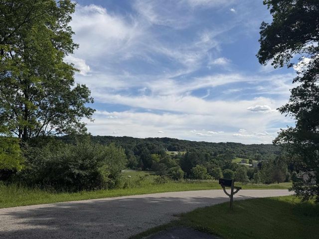 E2672 Remington Drive, La Valle, WI 53941