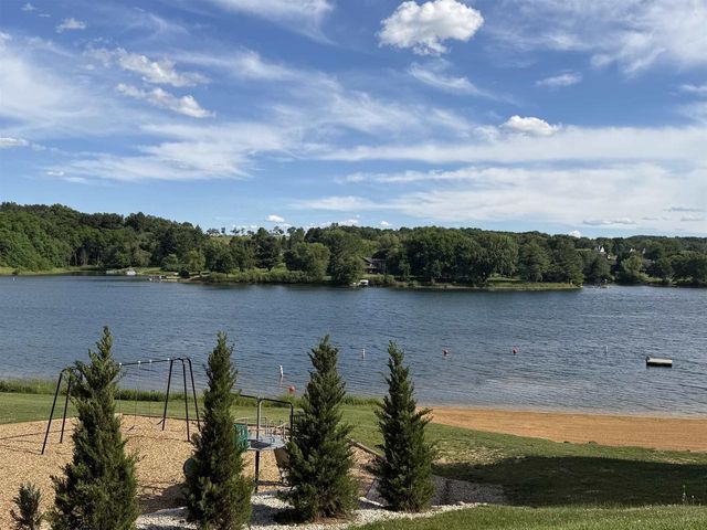 E2672 Remington Drive, La Valle, WI 53941
