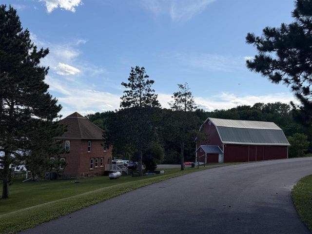 E2672 Remington Drive, La Valle, WI 53941