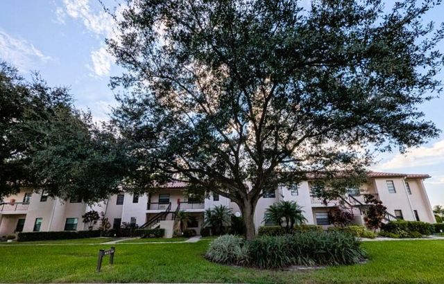 21362 Juego Circle 33f, Boca Raton, FL 33433