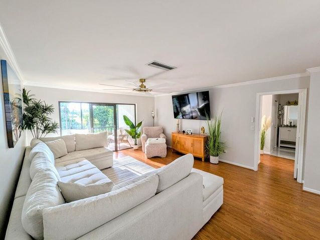 21362 Juego Circle 33f, Boca Raton, FL 33433