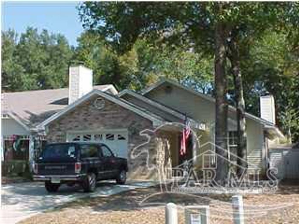 3130 Station Ct, Pensacola, FL 32504
