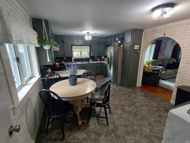 100 S Jackson Street, Millersburg, IN 46543