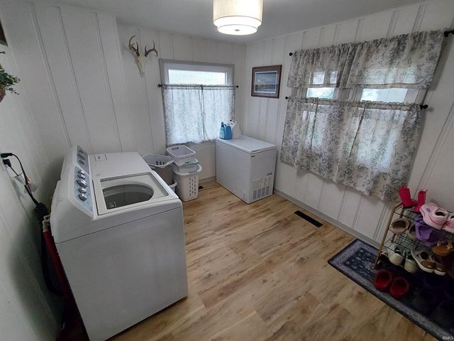 100 S Jackson Street, Millersburg, IN 46543