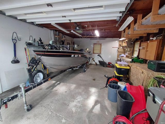 100 S Jackson Street, Millersburg, IN 46543