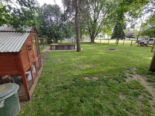 100 S Jackson Street, Millersburg, IN 46543