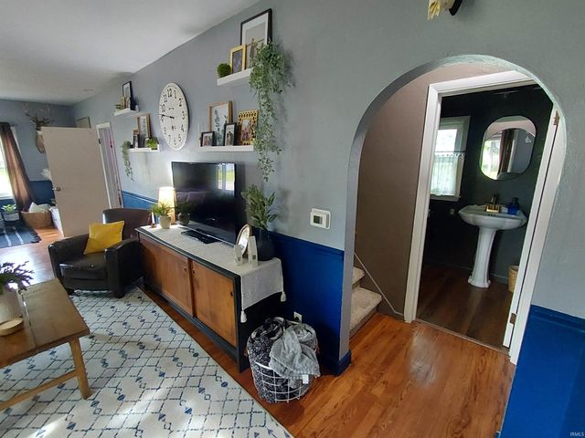 100 S Jackson Street, Millersburg, IN 46543