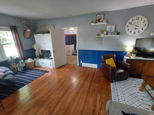 100 S Jackson Street, Millersburg, IN 46543