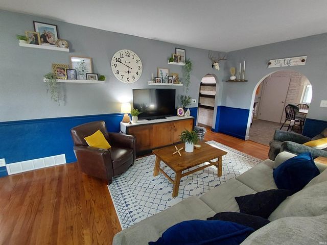 100 S Jackson Street, Millersburg, IN 46543