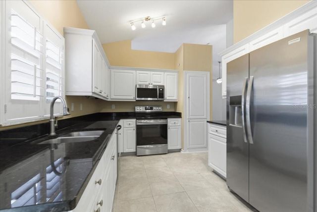 5205 FAIRWAY ONE DRIVE, Valrico, FL 33596