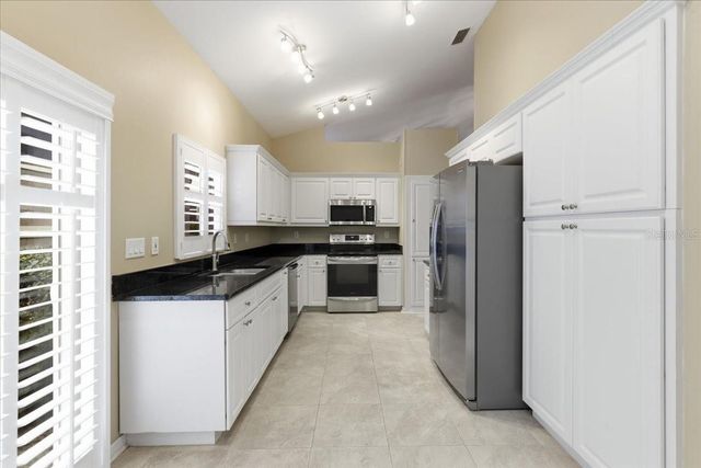 5205 FAIRWAY ONE DRIVE, Valrico, FL 33596