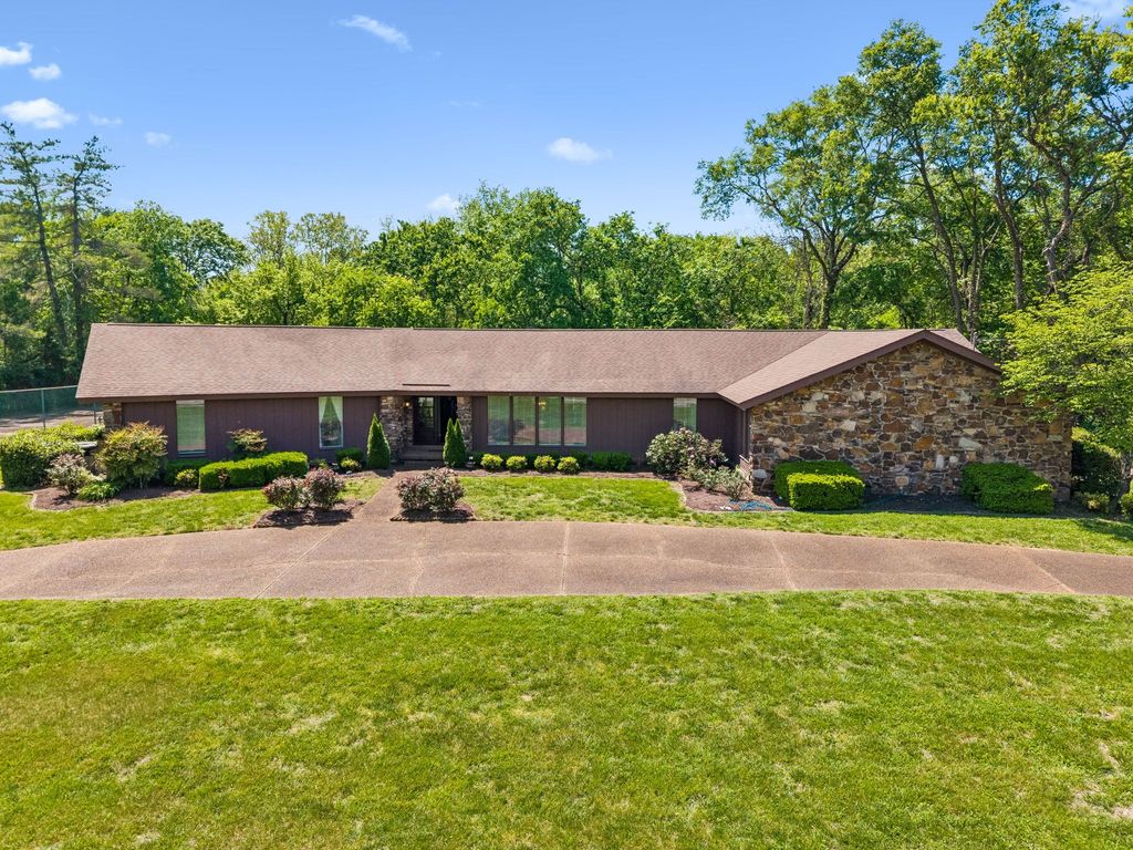 6019 Johnson Chapel Rd, Brentwood, TN 37027