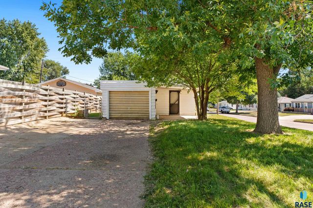 400 Chicago Ave N Avenue N, Sioux Falls, SD 57103