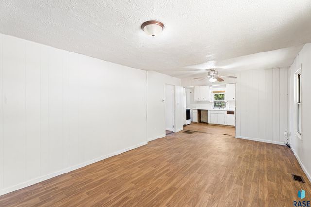 400 Chicago Ave N Avenue N, Sioux Falls, SD 57103