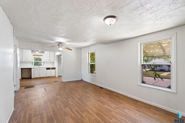 400 Chicago Ave N Avenue N, Sioux Falls, SD 57103