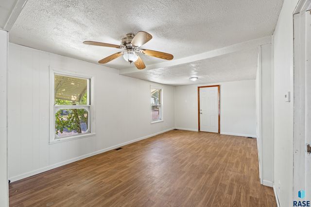 400 Chicago Ave N Avenue N, Sioux Falls, SD 57103