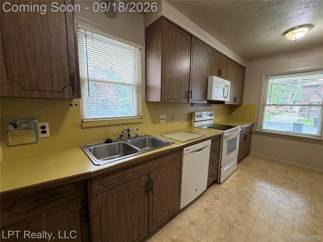 1601 11th Street, Wyandotte, MI 48192