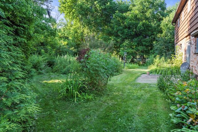 1334 W Paradise COURT, Glendale, WI 53209