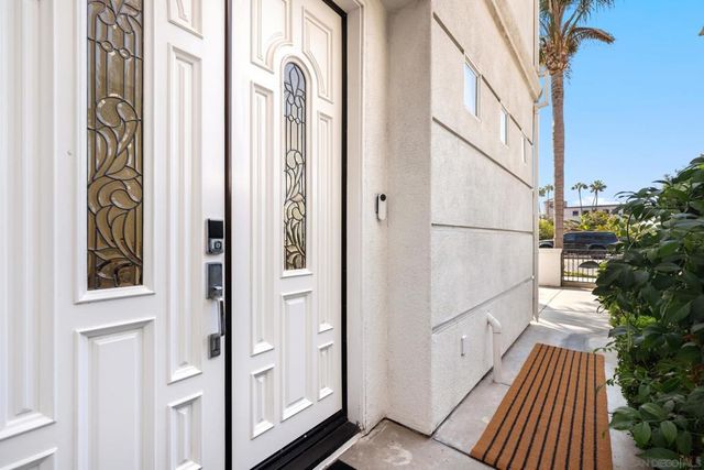 206 2Nd, Huntington Beach, CA 92648