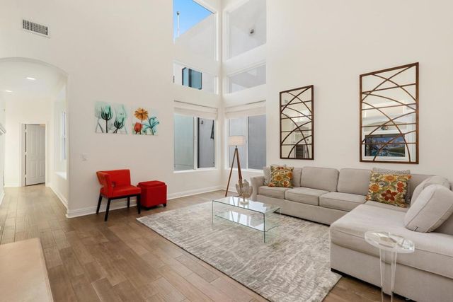 206 2Nd, Huntington Beach, CA 92648