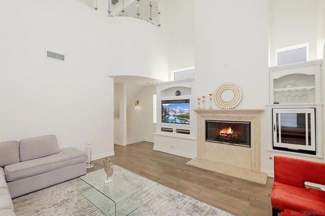 206 2Nd, Huntington Beach, CA 92648