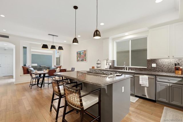 206 2Nd, Huntington Beach, CA 92648