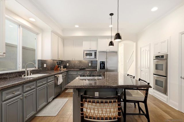 206 2Nd, Huntington Beach, CA 92648