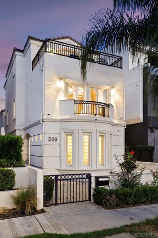 206 2Nd, Huntington Beach, CA 92648
