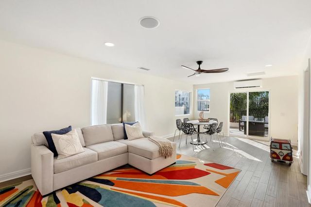 206 2Nd, Huntington Beach, CA 92648