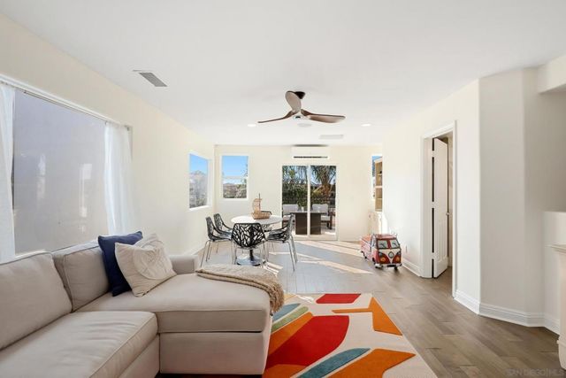 206 2Nd, Huntington Beach, CA 92648