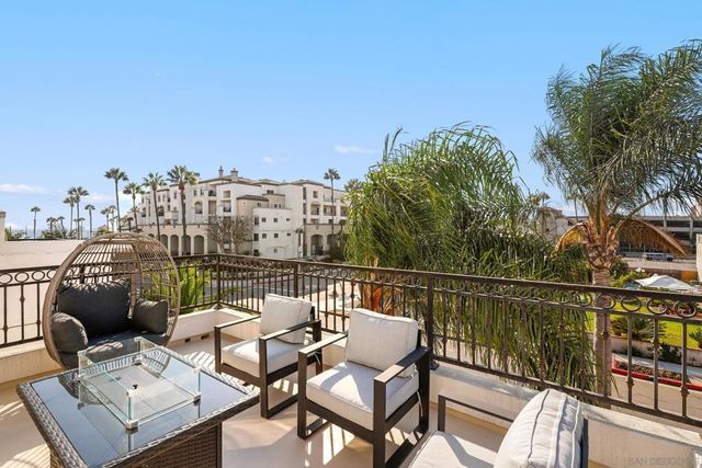 206 2Nd, Huntington Beach, CA 92648