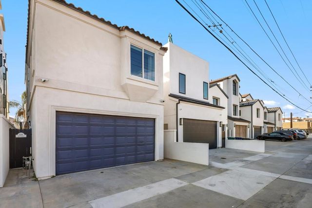 206 2Nd, Huntington Beach, CA 92648