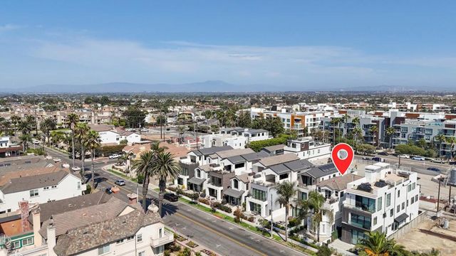206 2Nd, Huntington Beach, CA 92648