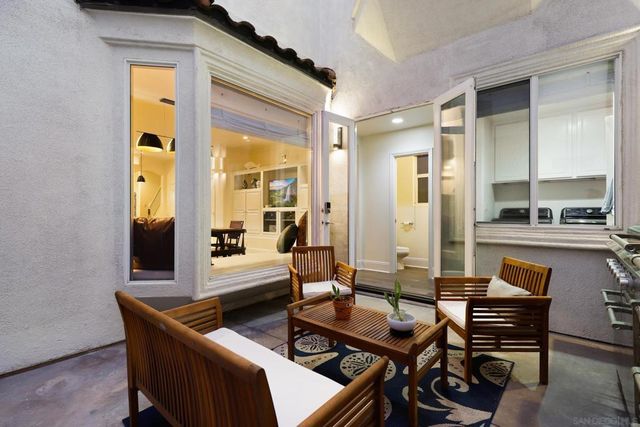 206 2Nd, Huntington Beach, CA 92648