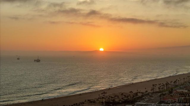206 2Nd, Huntington Beach, CA 92648