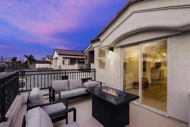 206 2Nd, Huntington Beach, CA 92648