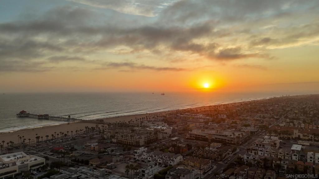 206 2Nd, Huntington Beach, CA 92648