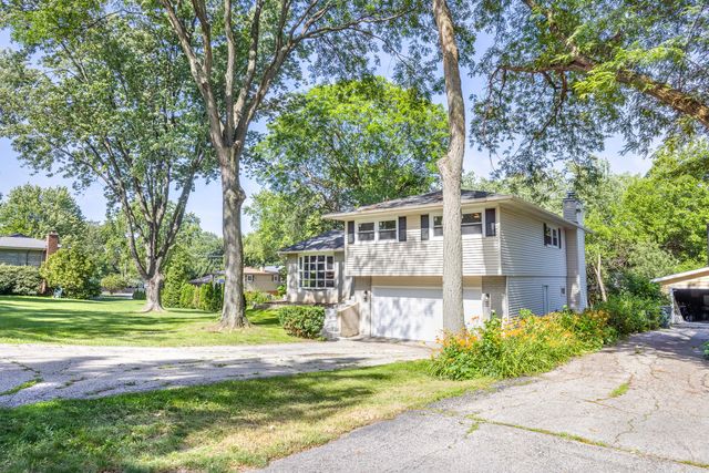123 Kainer Avenue, Barrington, IL 60010