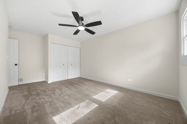 123 Kainer Avenue, Barrington, IL 60010