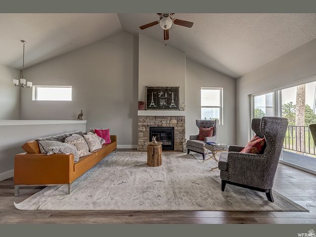 10025 S SNEAD LN, South Jordan, UT 84009