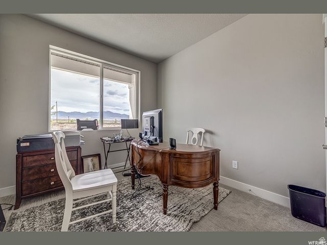 10025 S SNEAD LN, South Jordan, UT 84009